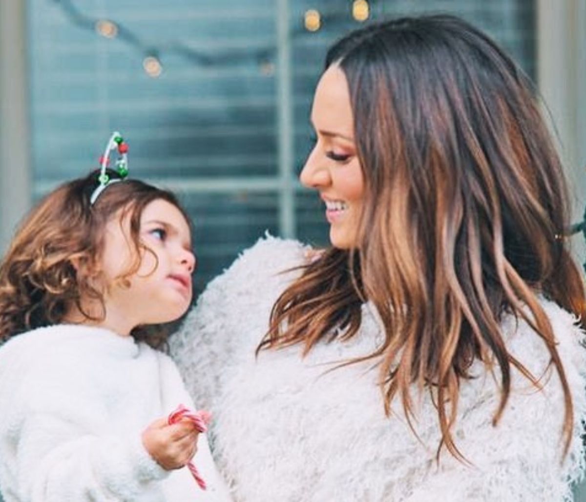 Καλομοίρα: Όμορφες καθημερινές στιγμές με τα παιδιά της στην Αμερική (vid & pics)