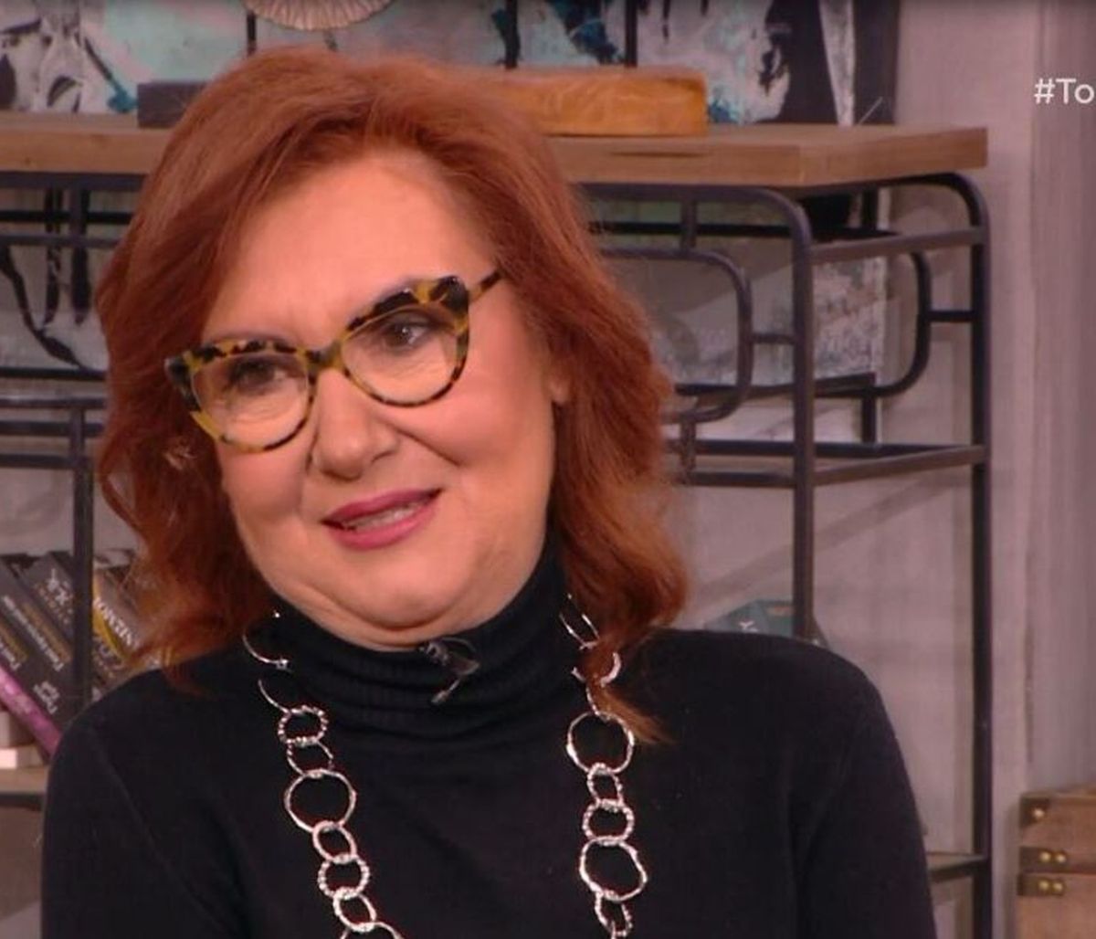 Το Πρωινό: Έχετε δει τα τατουάζ που έχει η Φωτεινή Ντεμίρη στα πόδια; Η Σκορδά σάστισε!