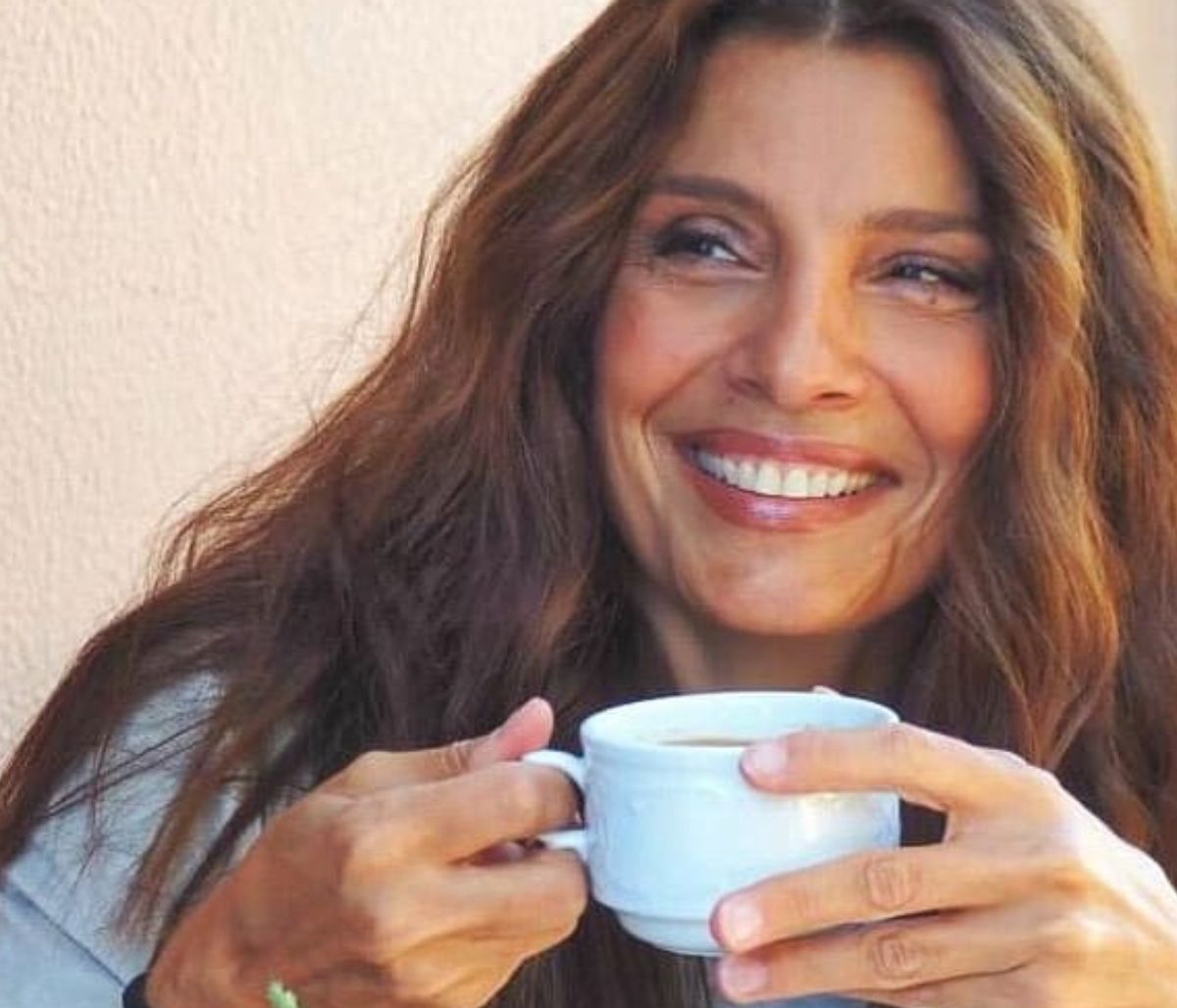 Πόπη Τσαπανίδου: Δημοσίευσε φωτογραφίες από την παιδική & εφηβική της ηλικία – Δείτε πώς ήταν!