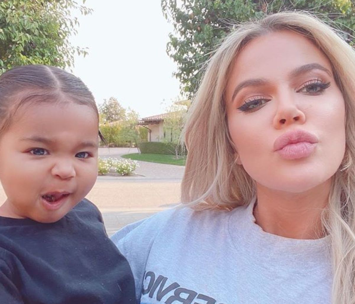 Khloé Kardashian: Θα πάθετε πλάκα με το ξύλινο σπιτάκι που έχει στον κήπο για την κόρη της (pics)