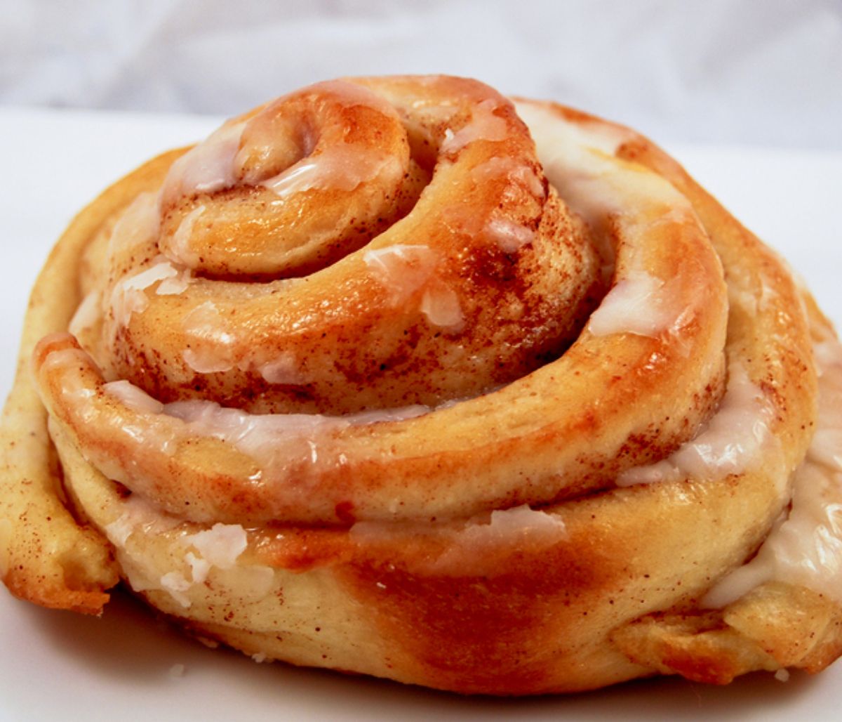 Φτιάξτε λαχταριστά cinnamon rolls σε τέσσερα απλά βήματα (vid)