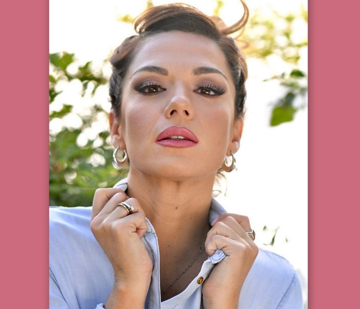 Λασκαράκη: Μετρήσαμε δεκάδες φωτό της χωρίς μακιγιάζ και ναι, υποκλινόμαστε - Φυσική και κούκλα