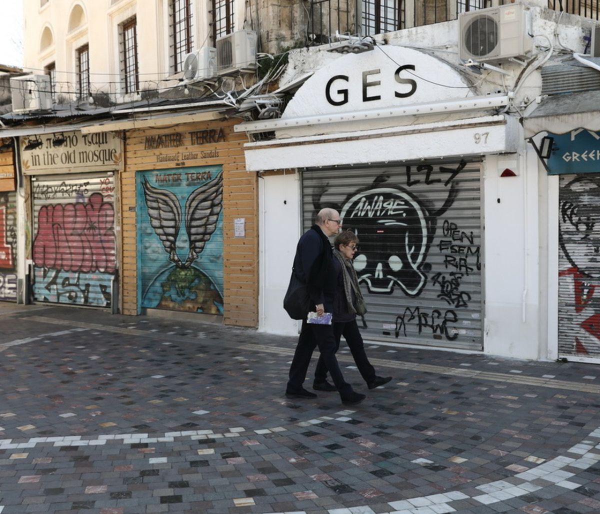 Κορονοϊός: Ποια καταστήματα θα είναι ανοιχτά και ποια κλειστά από σήμερα (18/3) - Όλη η λίστα