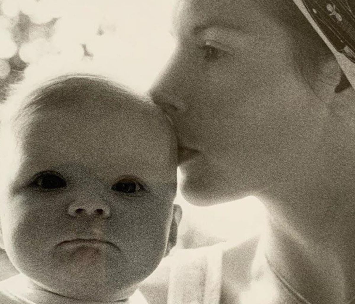 Διάσημος μπαμπάς ευχήθηκε στην κόρη του που είχε γενέθλια με αυτή τη φωτογραφία ( pics)