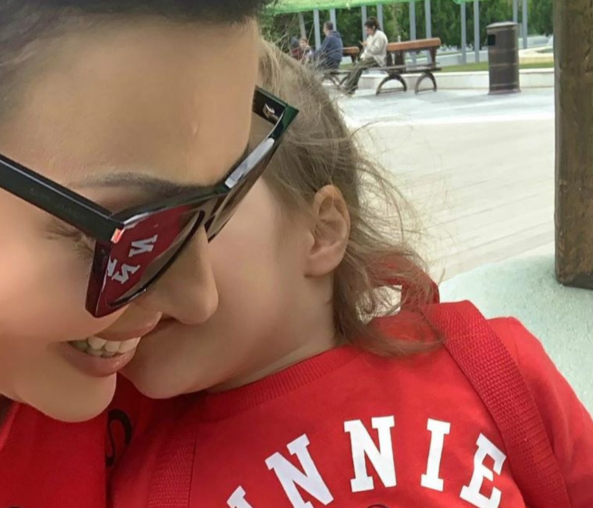 #Μένουμε_Σπίτι: Η Σίσσυ Φειδά μας έδειξε τη συλλογή από κούκλες της κόρης της και πάθαμε πλάκα (pic)