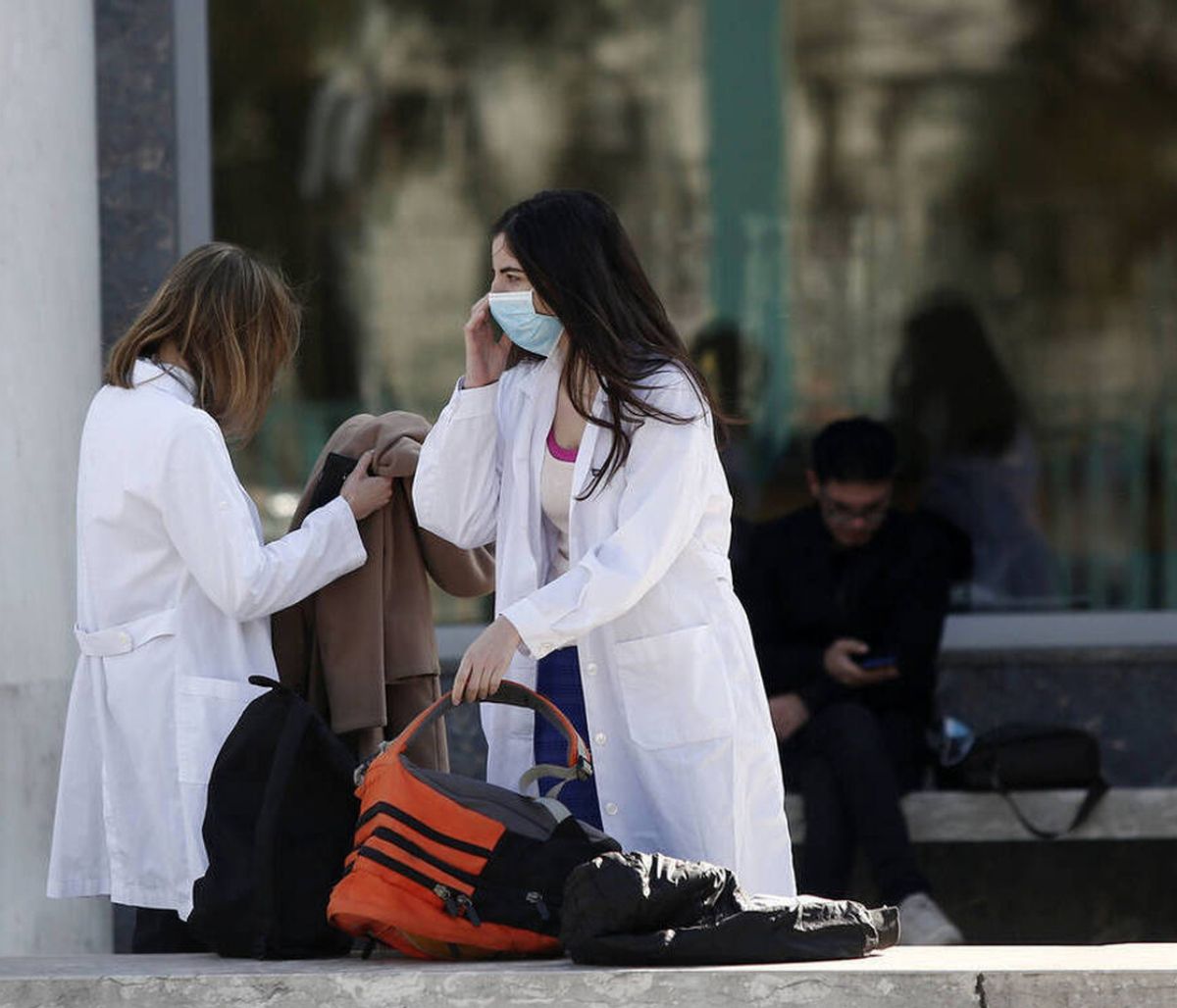 Κορονοϊός: Αυτά είναι τα δύο βασικά συμπτώματα του ιού που έχουν σχεδόν όλοι