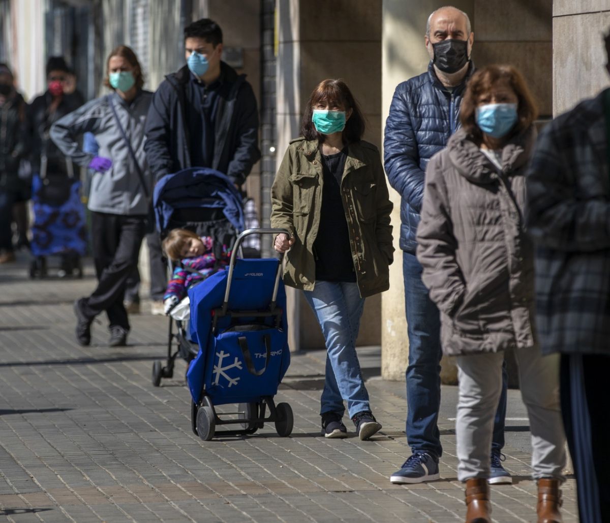 Κορονοϊός – Τελικά πρέπει να φοράμε μάσκα; - Τι είπε ο Τσιόδρας, τι συμβαίνει σε ΗΠΑ και Γαλλία