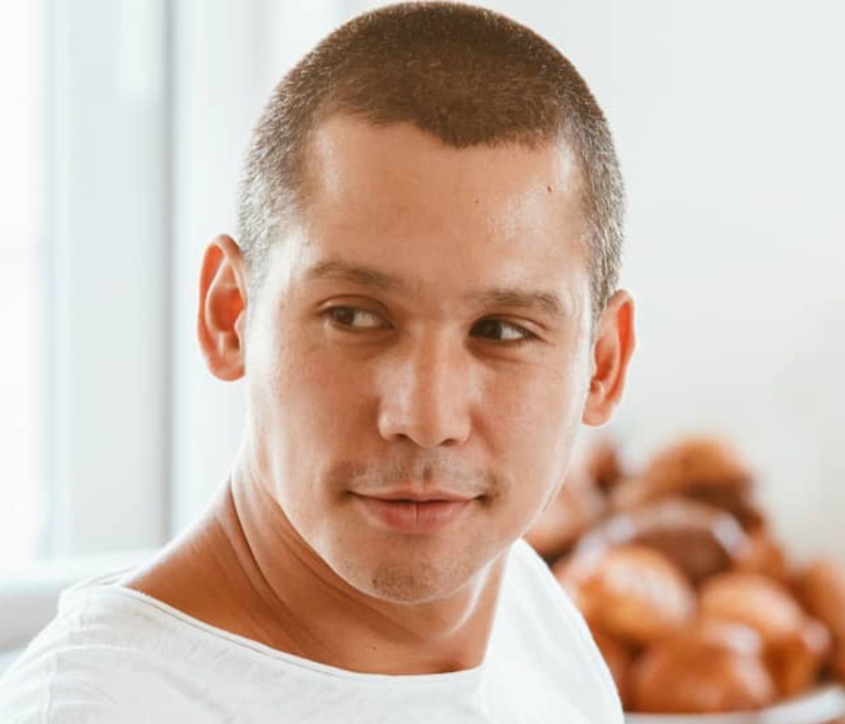 Σωτήρης  Κοντιζάς: Έτσι όπως δεν τον έχετε ξαναδεί - Με τα παιδιά του στο κρεβάτι (pic+vid)