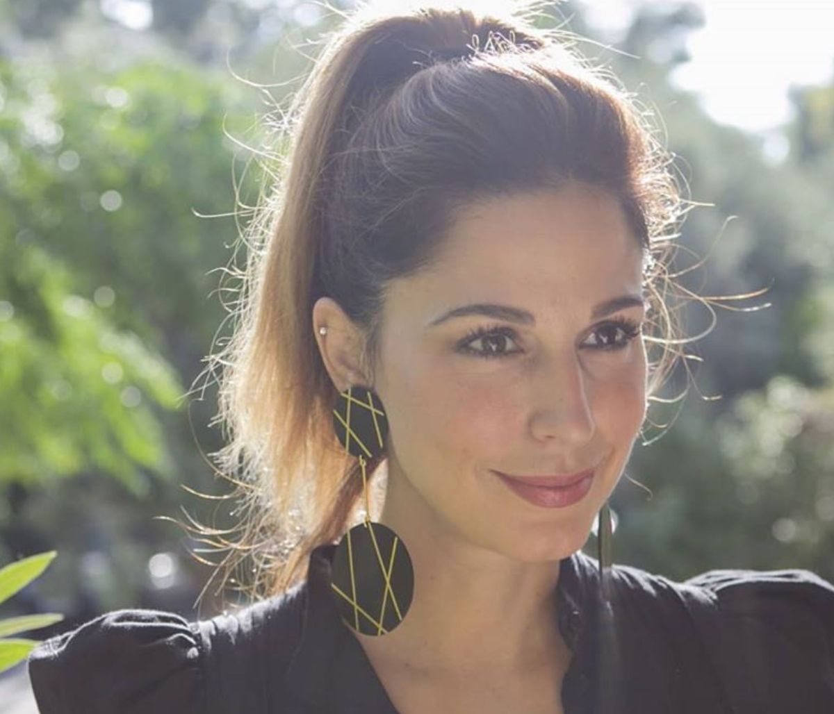 Κατερίνα Παπουτσάκη: Αγκαλιά με το «τιγράκι» της στο πάρκο – Δείτε την τρυφερή φωτογραφία (pics)