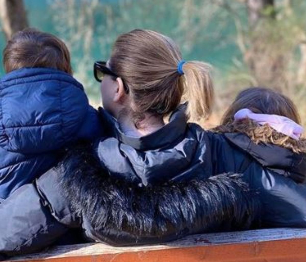 Ελληνίδα δημοσιογράφος ξεσπά: «Τελικά το να είσαι μάνα σου απαγορεύει να είσαι και επαγγελματίας»