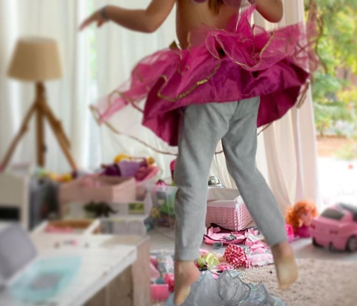 Ένας μικρός χαμός στο σαλόνι της Ελληνίδας δημοσιογράφου (pics)