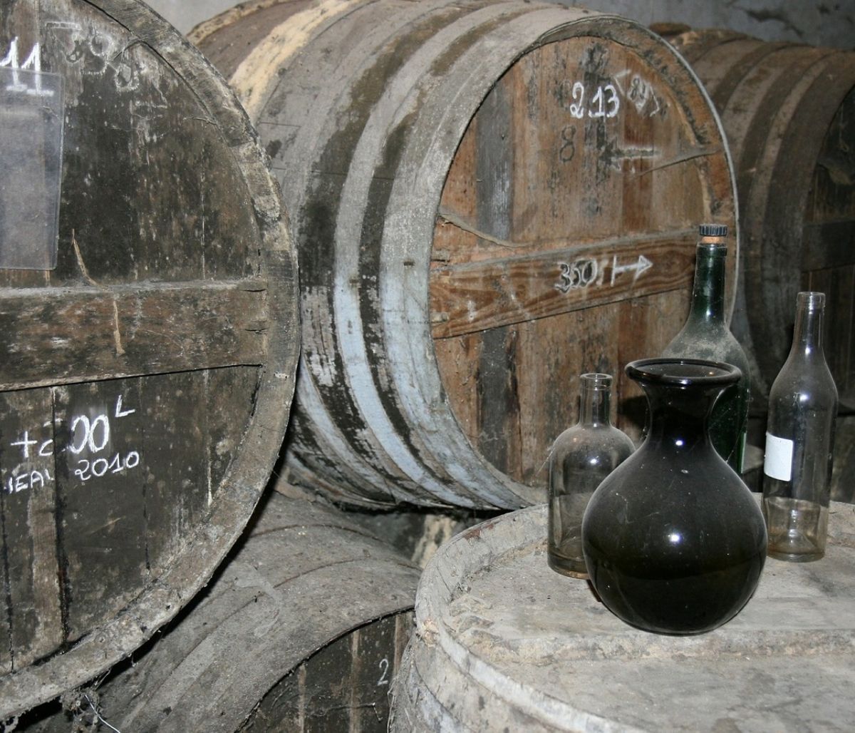 Απίστευτο! Σε δημοπρασία μπουκάλι κονιάκ 258 ετών! (photos+video)