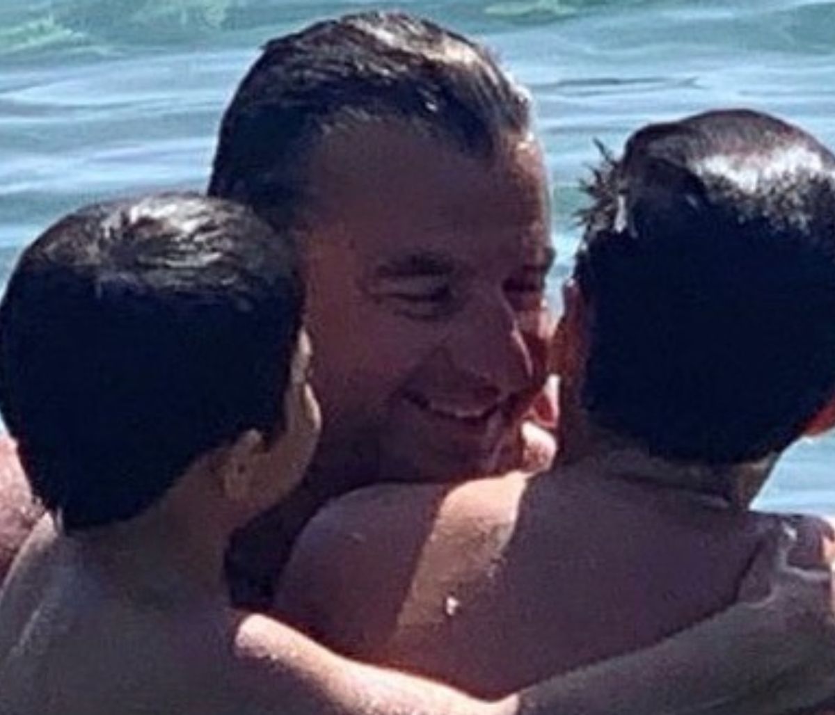 Γιώργος Λιάγκας: Δείτε τι κάνει ο γιος του στη θάλασσα - Μας άφησε άφωνους  (pics)