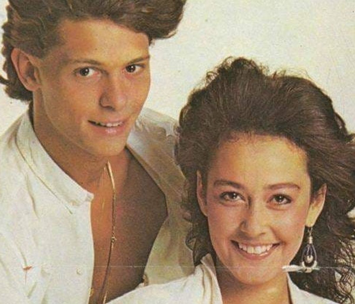 Τέτα Ντούζου: Δείτε πώς είναι σήμερα, στα 56, το άλλοτε sex symbol των 80s!