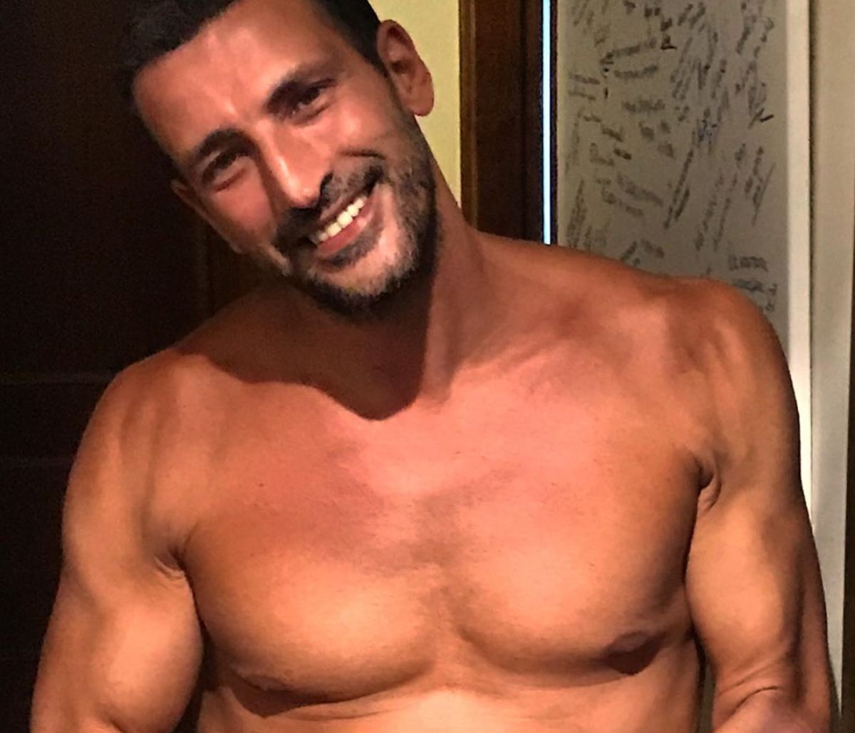 Μάνος Πανταζής: Παιχνίδια στην πισίνα με την μόλις 10 μηνών κορούλα του