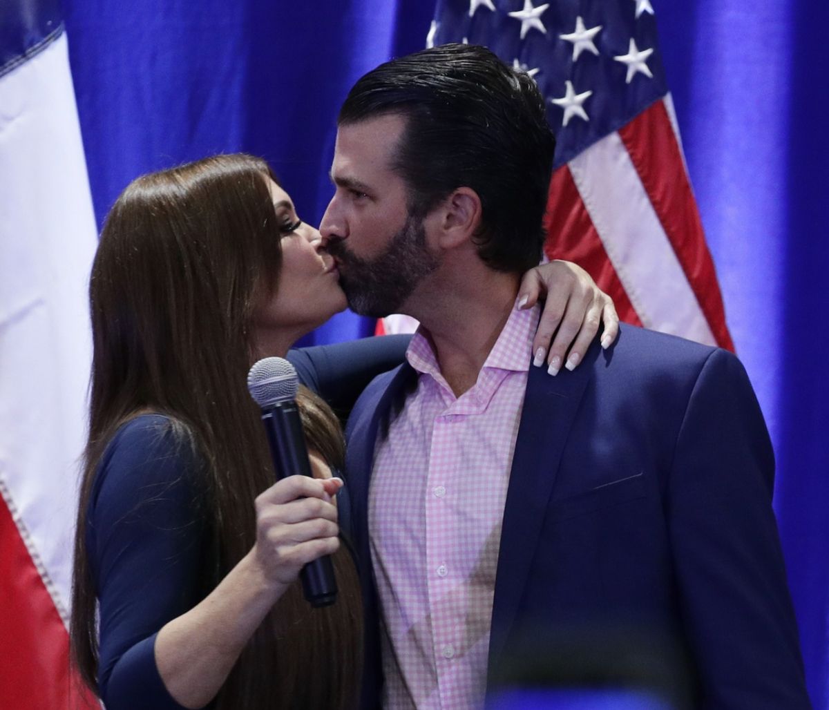 ΗΠΑ: Θετική στον κορoνοϊό η σύντροφος του Ντόναλντ Τραμπ τζούνιορ