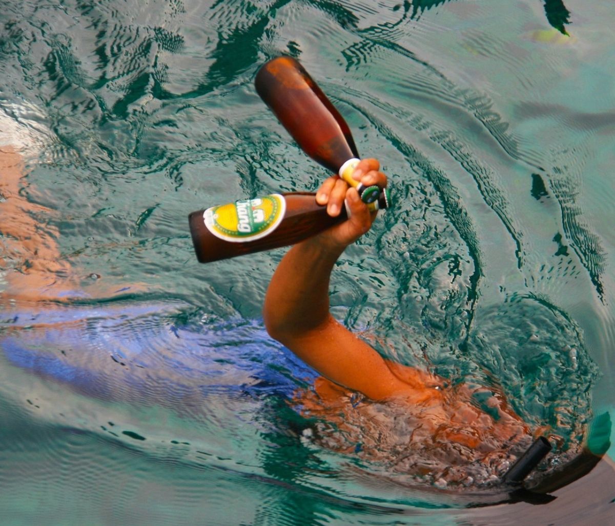 Βάζεις λεμόνι στη μπύρα; Ο λόγος που πρέπει να το σταματήσεις αμέσως