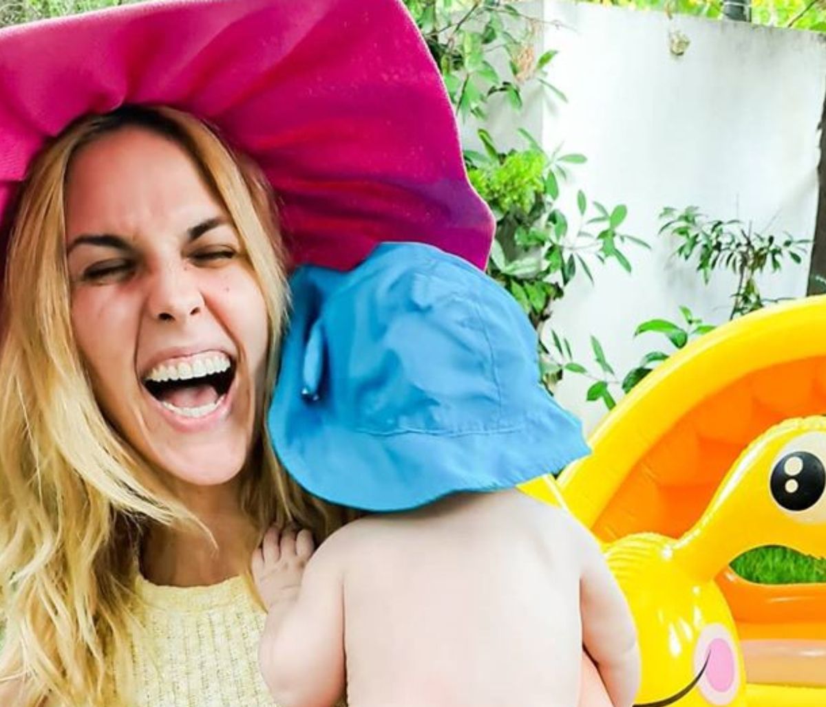 Μαντώ Γαστεράτου: Στη δουλειά με το μωρό της - Δείτε βίντεο