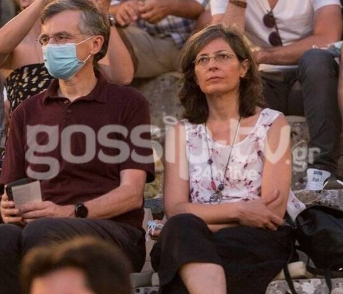 Σωτήρης Τσιόδρας: Σπάνια δημόσια εμφάνιση με τη σύζυγό του στην Επίδαυρο