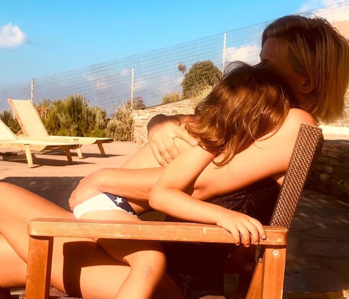 Οι χθεσινοβραδινές εκπληκτικές φώτο των παιδιών της Κατερίνας Καραβάτου