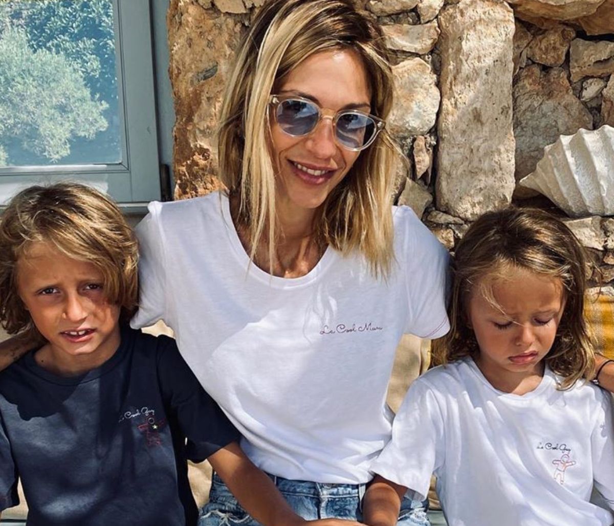 Σοφία Καρβέλα:Η φώτο από την παιδική ηλικία -Πόσο έχει αλλάξει μέχρι σήμερα