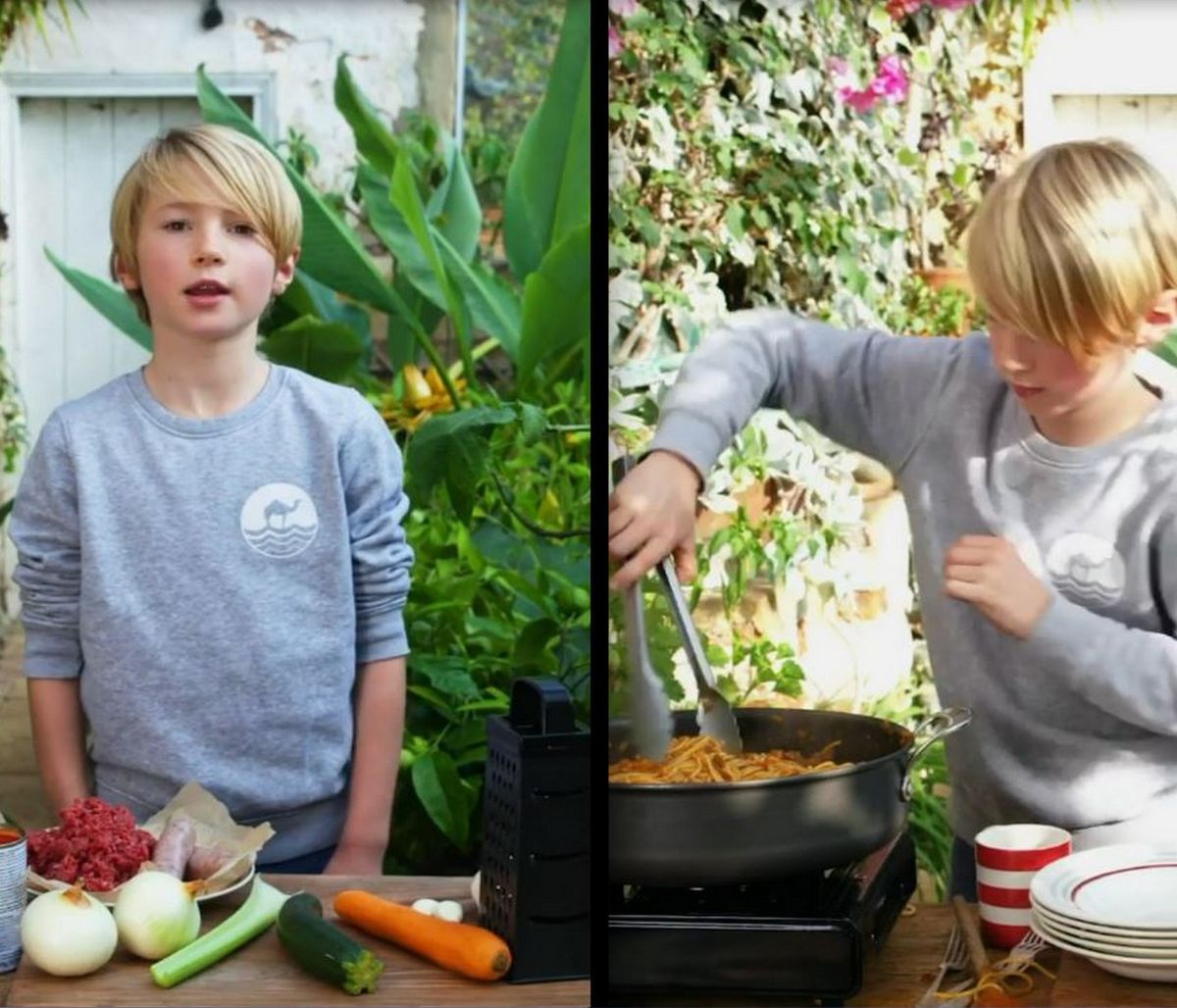 Στα χνάρια του μπαμπά του! Ο γιος του Jamie Oliver μαγειρεύει