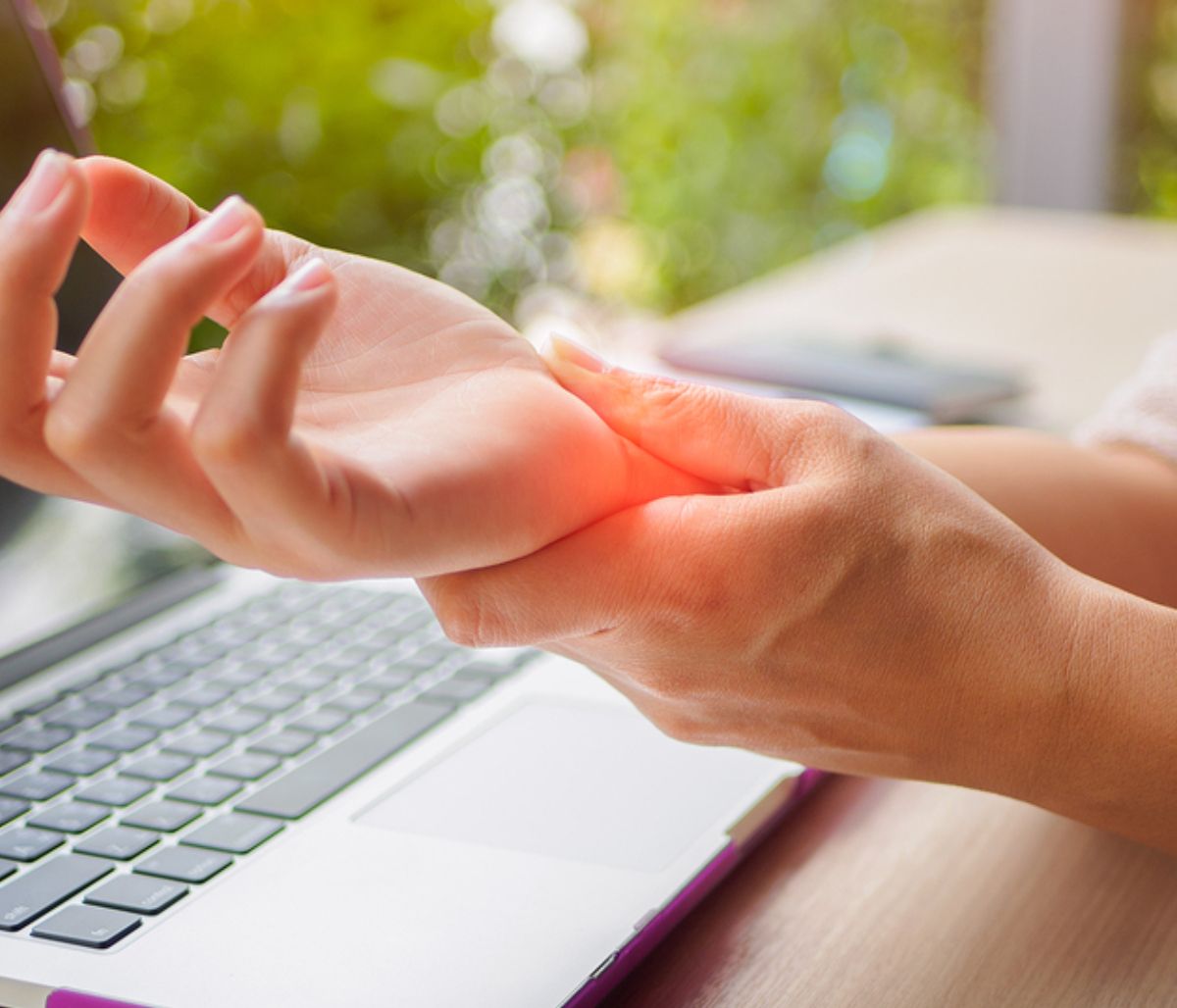 Πόνος στο χέρι: Αρθρίτιδα, σύνδρομο καρπιαίου σωλήνα ή κάτι άλλο;