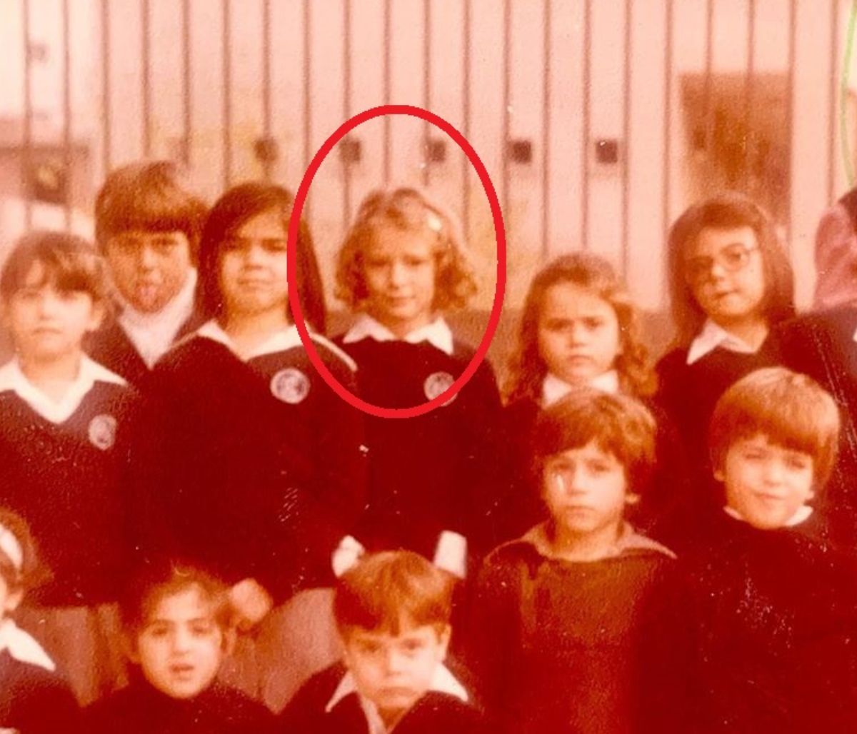 Αναγνωρίζετε την Ελληνίδα ηθοποιό της φωτογραφίας;