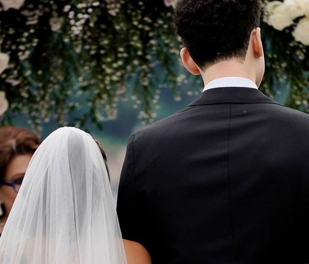 Αυτόν τον γάμο θα τον χαζέψεις! Η λαμπερή τελετή και τα τρία νυφικά!