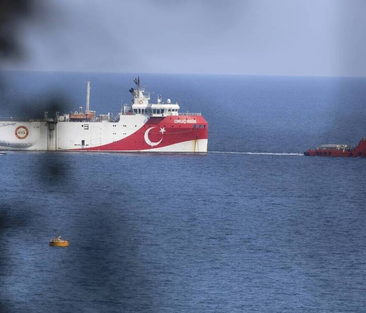 Θρίλερ με το Oruc Reis: Πέρασε μια ανάσα από Καστελόριζο - «Φλερτάρει» με τη σύρραξη η Άγκυρα