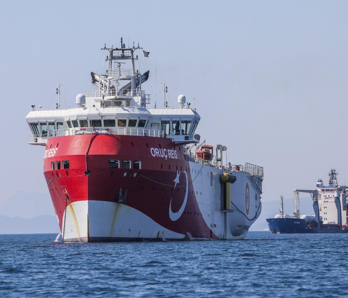 Κάτω από τα 12 ναυτικά μίλια το Oruc Reis - Πλησιάζει το Καστελόριζο