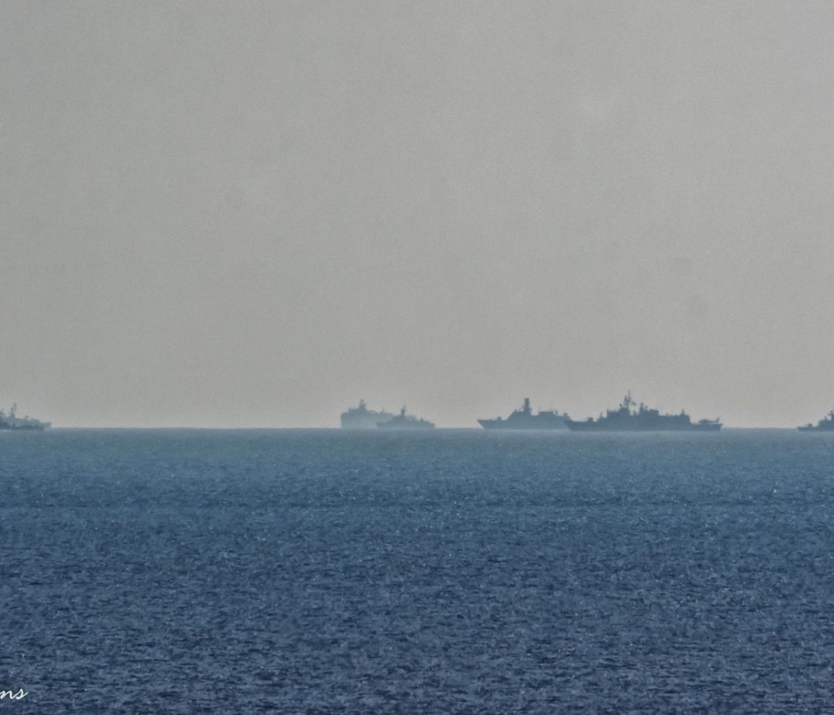 Εικόνα ντοκουμέντο: Το Oruc Reis ορατό με γυμνό μάτι από τη Ρόδο - Γέμισε πολεμικά πλοία η περιοχή