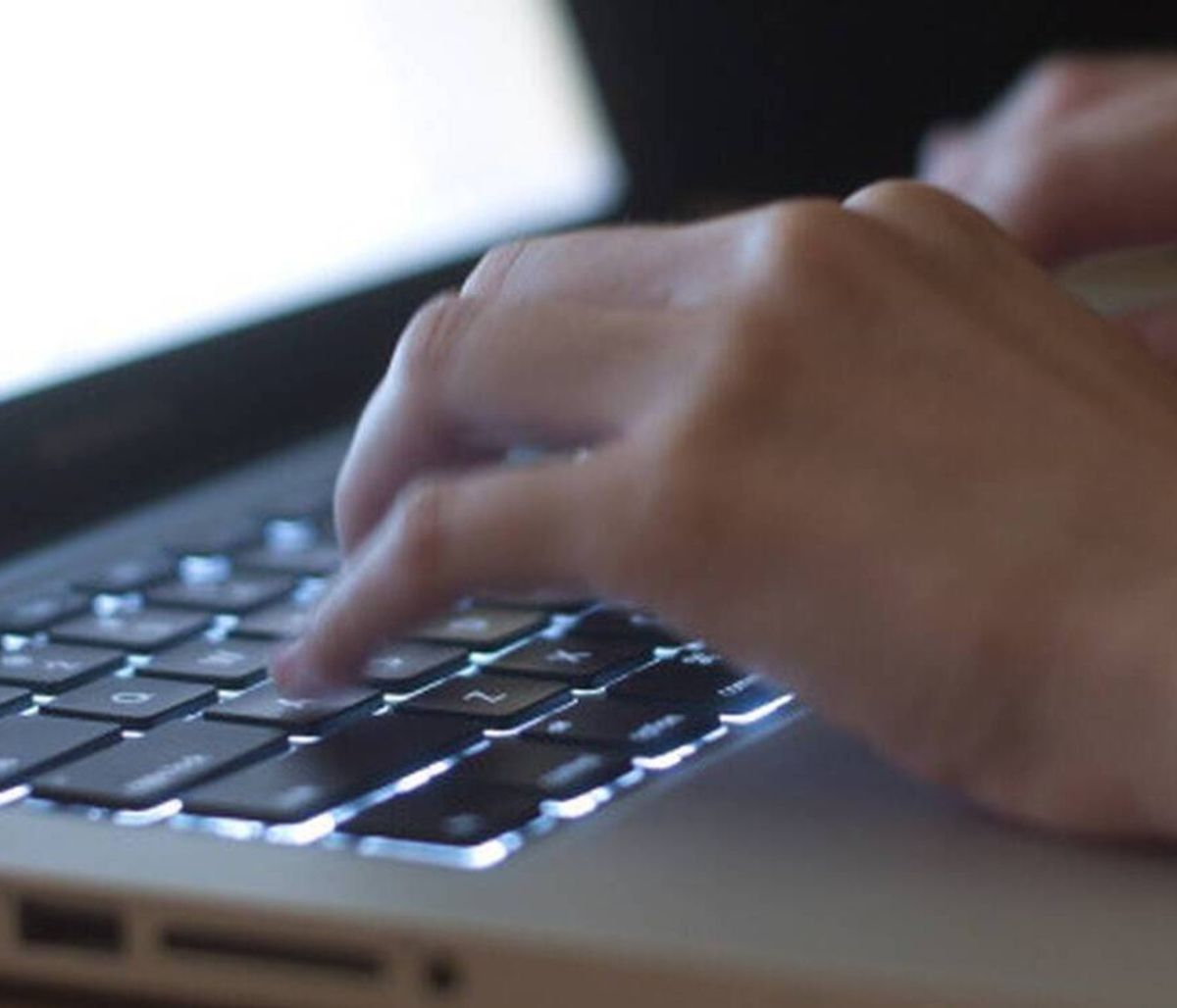 Κυβέρνηση: Μην μπαίνετε στο ίντερνετ 9 πμ με 6 μμ – Δείτε γιατί