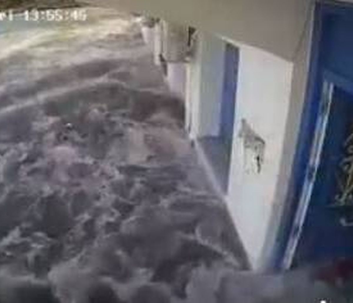 Σεισμός - Σάμος: Συγκλονιστικό βίντεο από το τσουναμι στο νησί (vid)