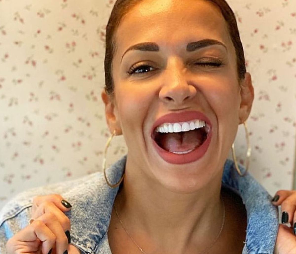 Ελένη Χατζίδου: Κάνει την κόρη της «αεροπλανάκι» κι εκείνη ενθουσιάζεται