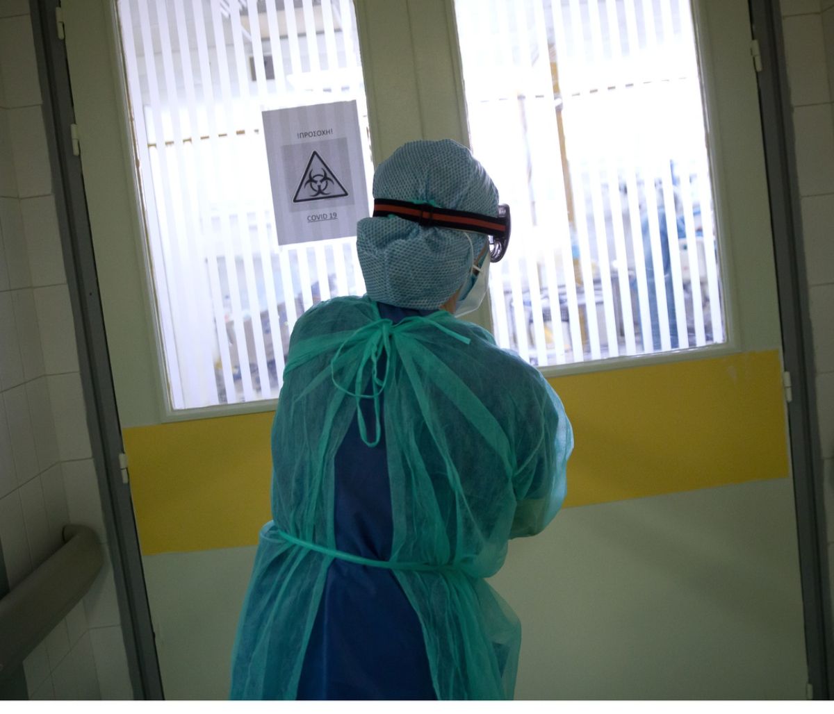 Καπραβέλος στο Newsbomb.gr: Δεν μιλάω για άνοιγμα μέχρι τον Μάρτιο - Ο ιός δείχνει τα δόντια του