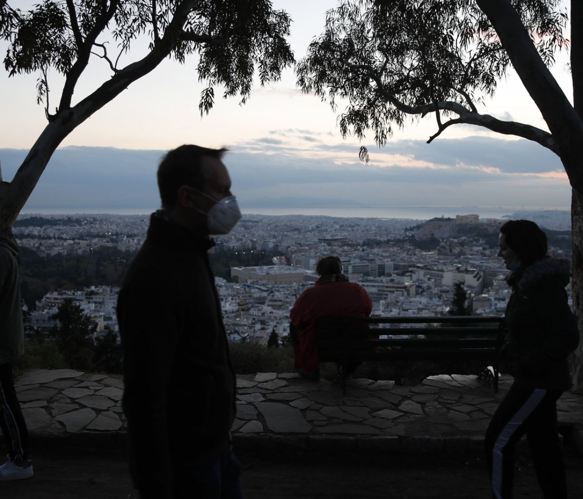 Κρούσματα σήμερα: 617 νέα ανακοίνωσε ο ΕΟΔΥ - 50 νεκροί σε 24 ώρες - 470 οι διασωληνωμένοι