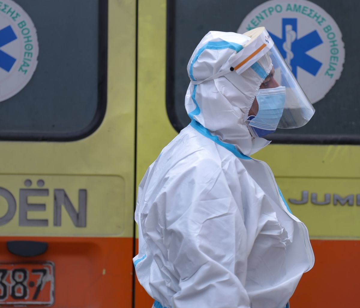 Κρούσματα σήμερα: 445 νέα ανακοίνωσε ο ΕΟΔΥ - 36 νεκροί σε 24 ώρες, στους 353 οι διασωληνωμένοι