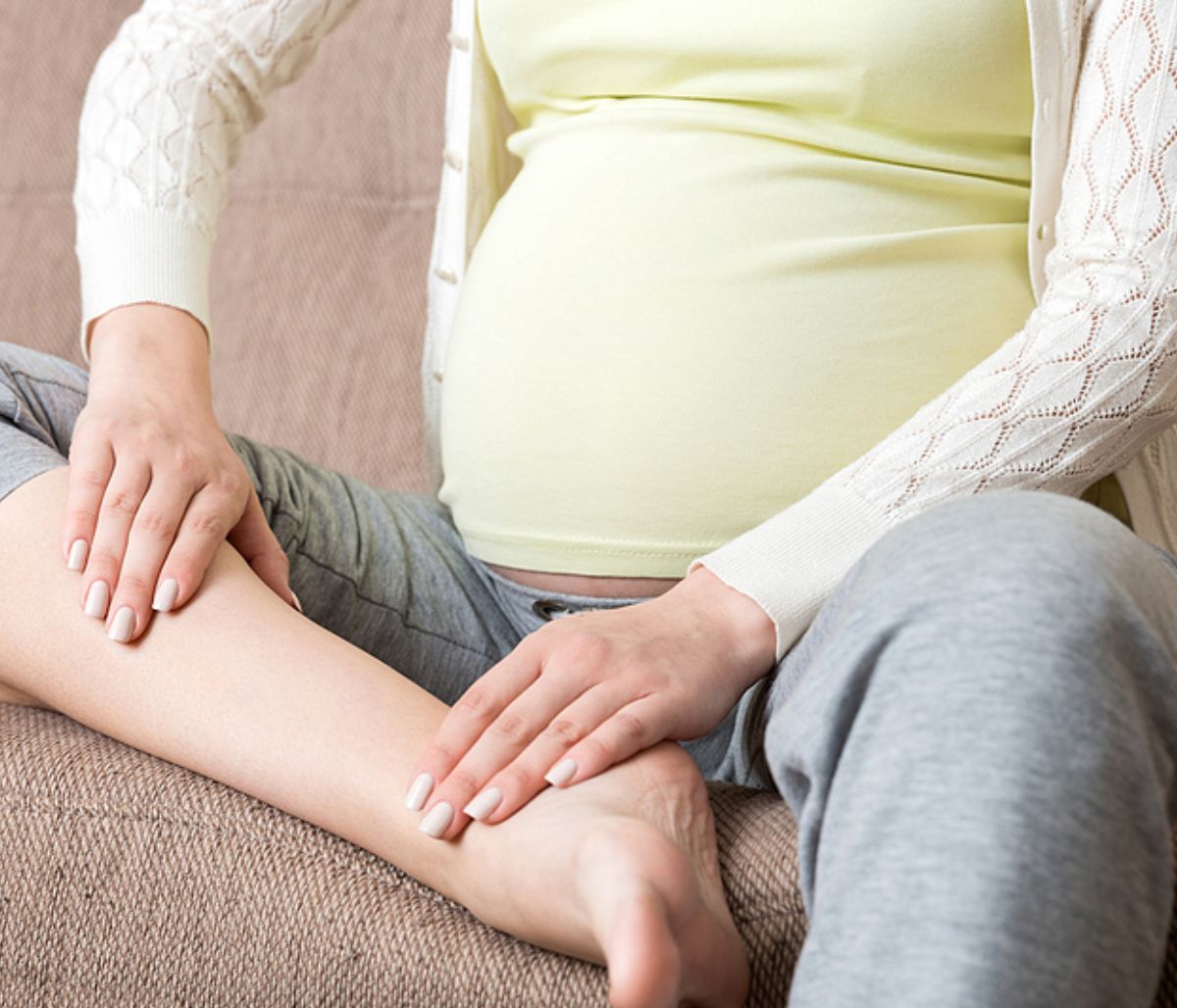 Κράμπες στα πόδια στην εγκυμοσύνη: Πώς θα τις αντιμετωπίσετε;