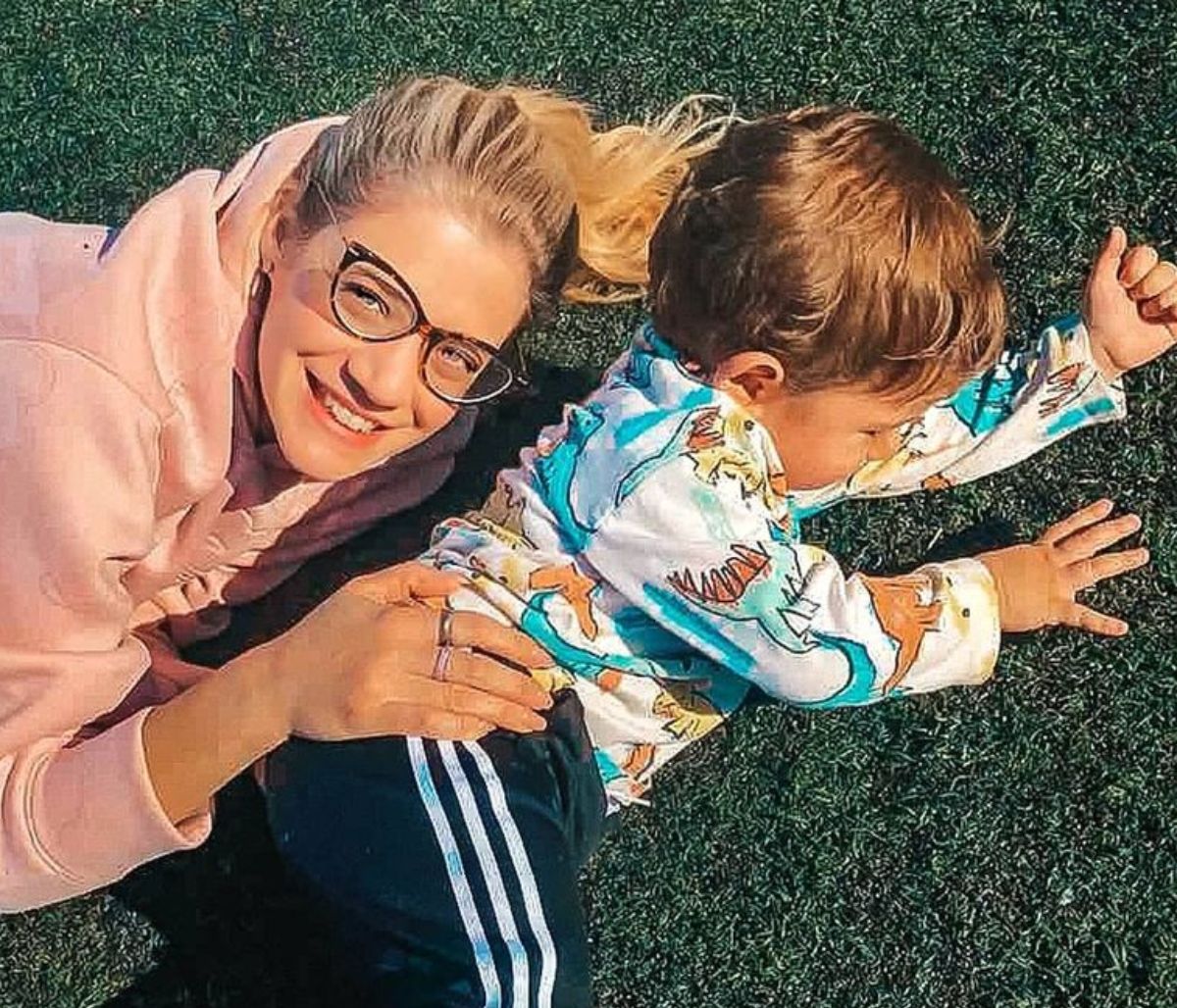 Τζένη Θεωνά: Η τρυφερή φωτογραφία με τον γιο και τη μητέρα της