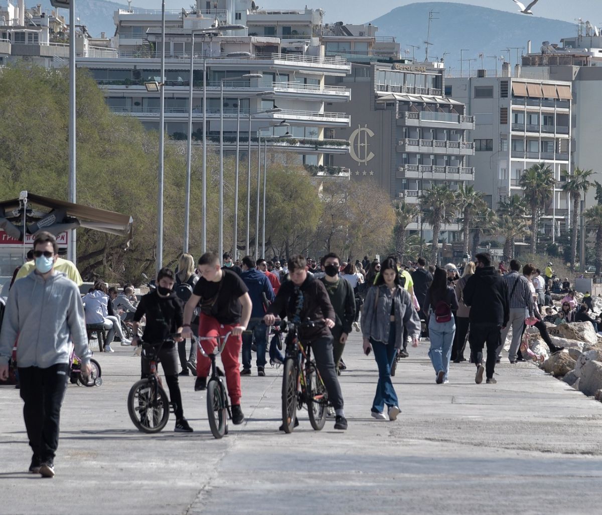 Αποκλειστικό: «Μπλόκο» στο SMS με κωδικό 6 – Απαγόρευση μετακινήσεων από δήμο σε δήμο στην Αττική