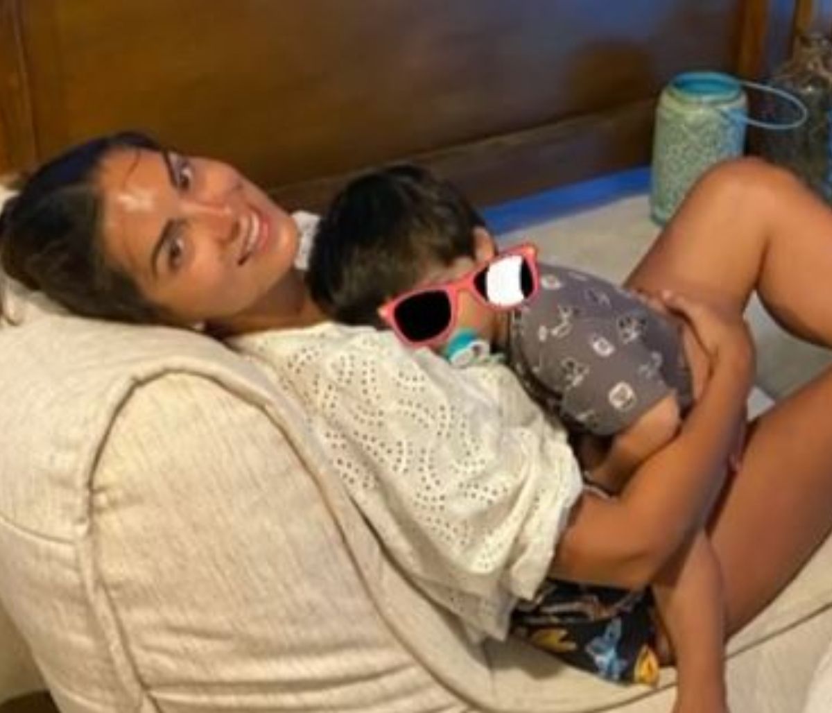 Σταματίνα Τσιμτσιλή: O γιος της τρώει κι εκείνη …σελφάρει