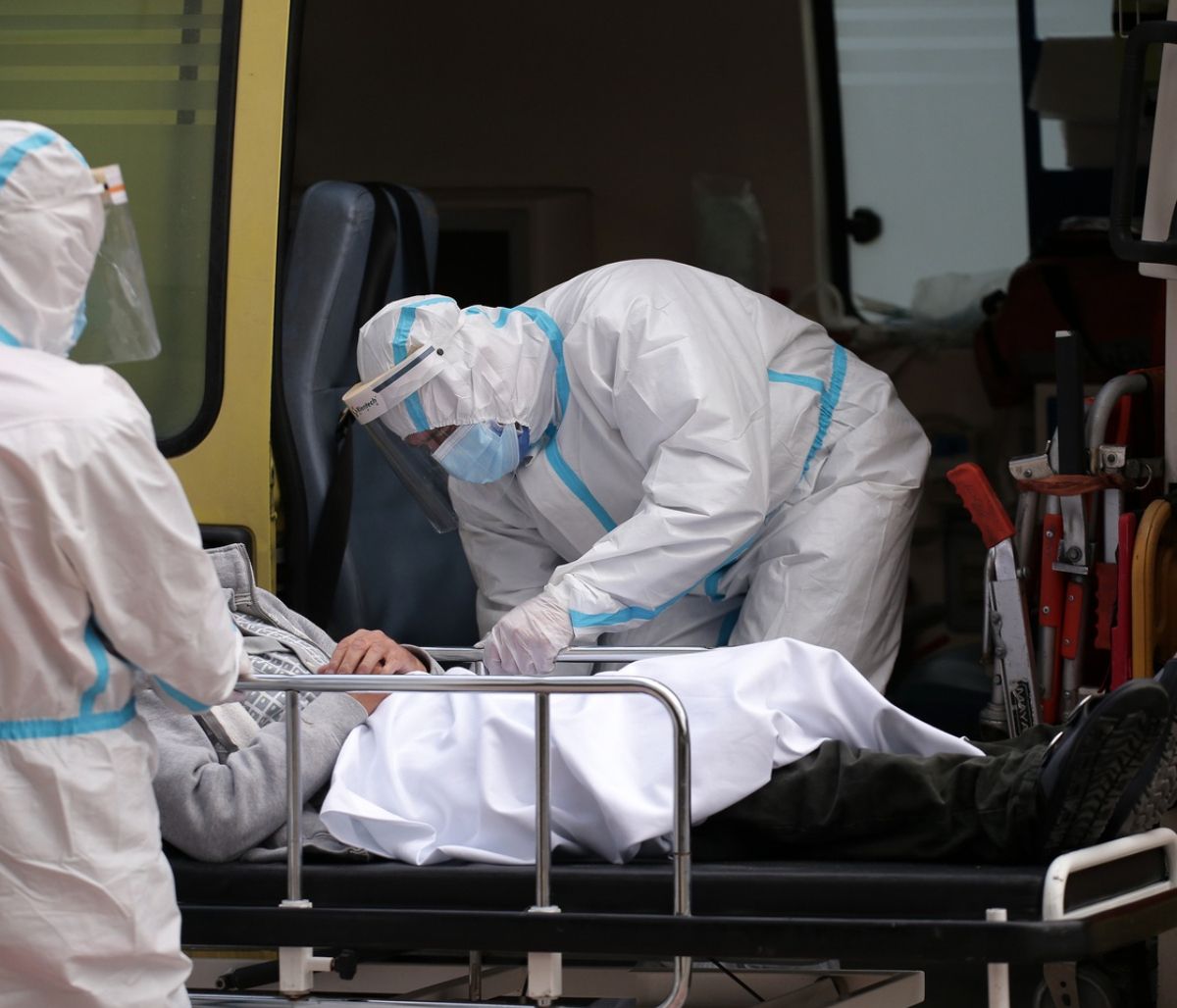 Κρούσματα σήμερα: 1.957 νέα ανακοίνωσε ο ΕΟΔΥ, 43 θάνατοι σε 24 ώρες, στους 661 οι διασωληνωμένοι