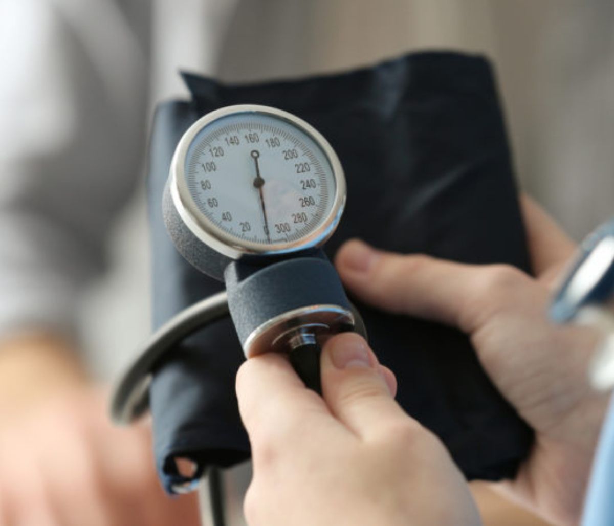 Ανεβασμένη πίεση: 5 άγνωστες αιτίες που πιθανώς αγνοείτε (εικόνες)