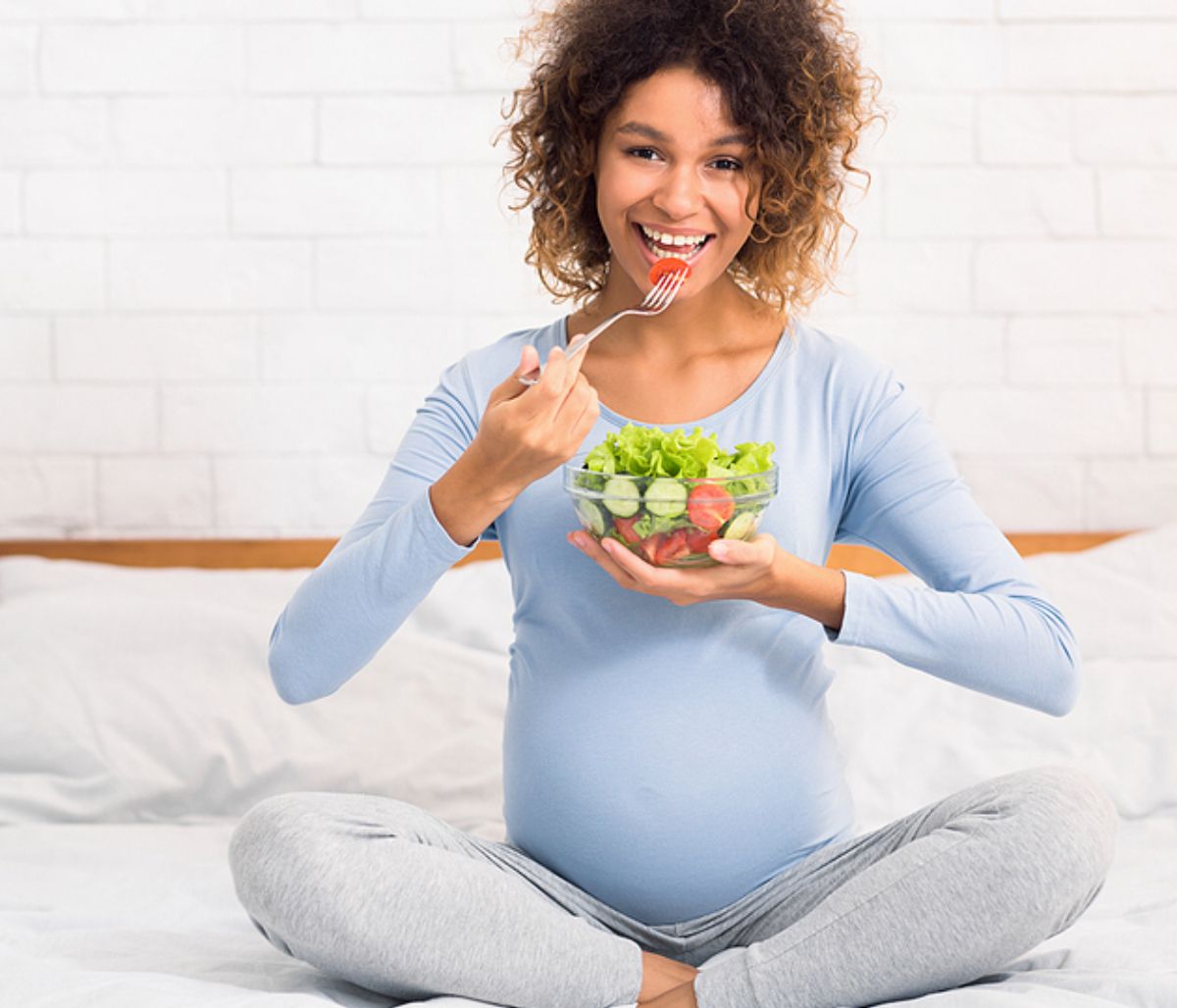 Το φυλλικό (ή φολικό) οξύ και τα οφέλη του στην εγκυμοσύνη