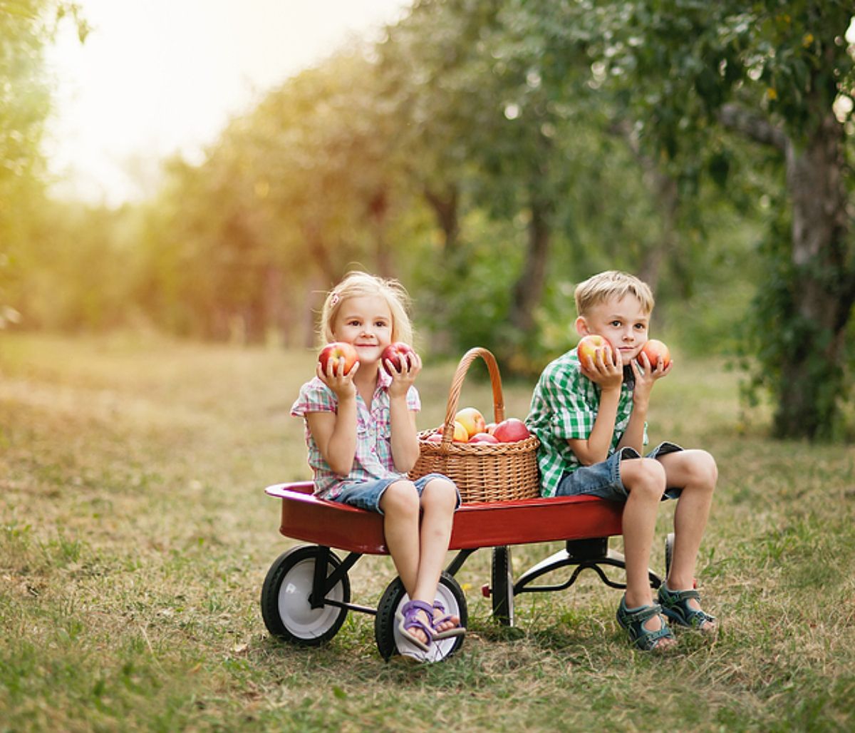 Τα κορίτσια δείχνουν πραγματικά περισσότερη ενσυναίσθηση από τα αγόρια;