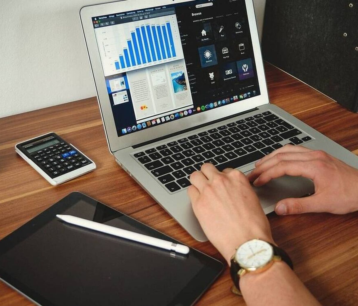 Voucher 200 ευρώ για λάπτοπ και τάμπλετ: Ξεκίνησε ο δεύτερος κύκλος αιτήσεων - Ποιοι οι δικαιούχοι