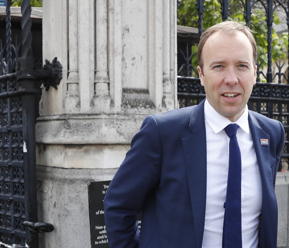 Βρετανία: Ροζ σκάνδαλο «καίει» τον υπουργό Υγείας Ματ Χάνκοκ – Αποκάλυψη «βόμβα» της Sun