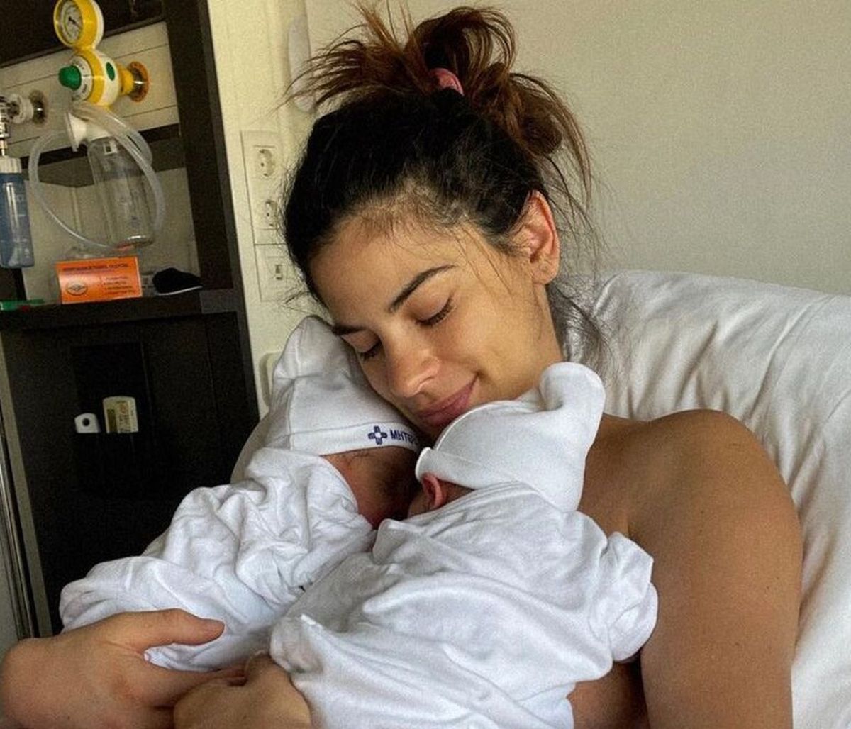 Χριστίνα Μπόμπα: Μας ξεναγεί στο στολισμένο δωμάτιο της λίγο πριν την έξοδο από το μαιευτήριο!