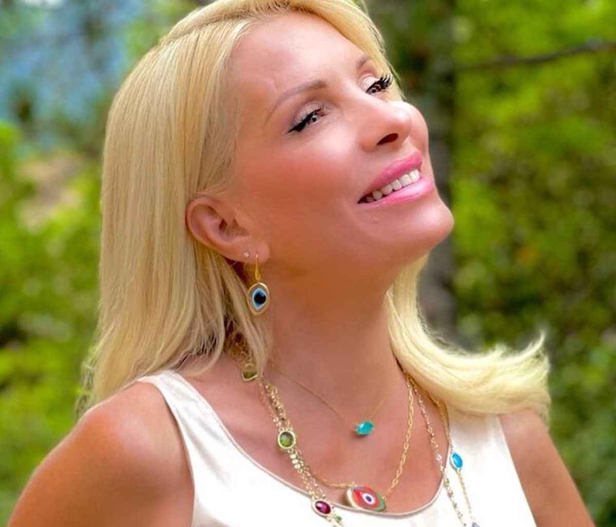 Ελένη Μενεγάκη: Και όμως είναι ακόμα εδώ! Γιατί δεν έφυγε για Άνδρο;